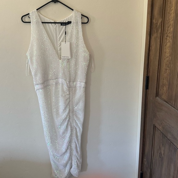 NWT Lavish Alice Iridescent Sequin Midi Dress - Picture 3 of 9